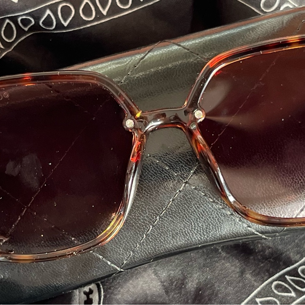 CHANEL Women's Sunglasses with Black and Pink Hues - Picture 9 of 16